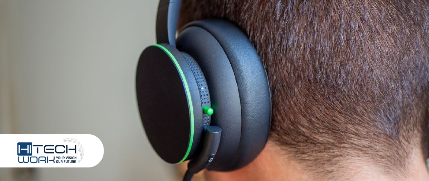 how to use headphones with Xbox One